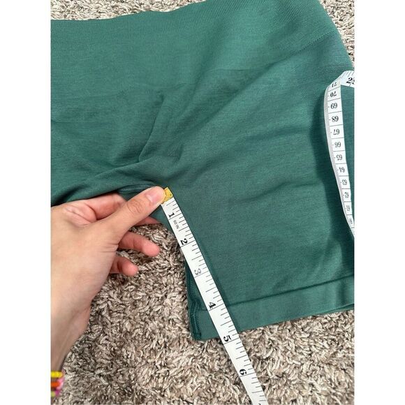 Alphalete Amplify Short 4.5" Green Butt Scrunch Contour Seamless Gym Workout M - Picture 7 of 9